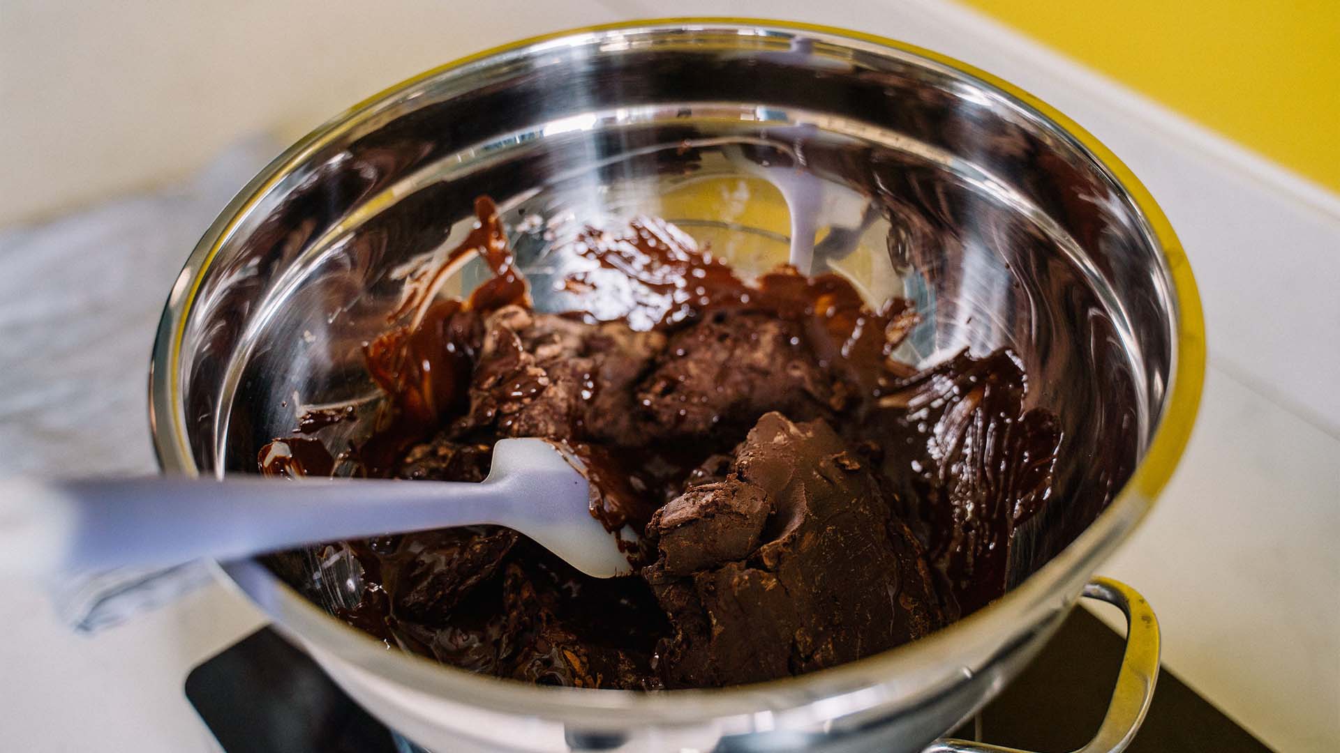Kenapa Cokelat Compound Menggumpal? Ini Penyebab dan Cara Mengatasinya