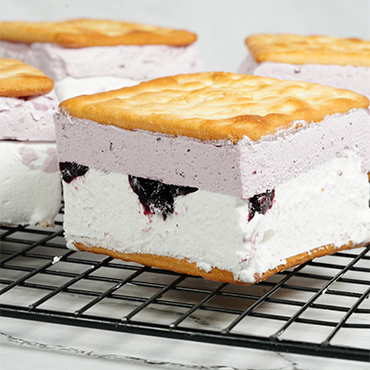 Sandwich Blueberry Ice Cream